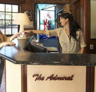 Admiral Motor Inn - E Caravan Parks