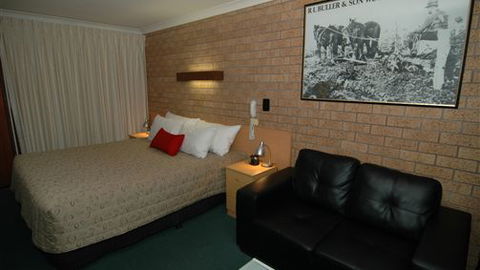 Motel Woongarra - E Caravan Parks 1