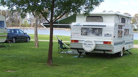 Cohuna Waterfront Holiday Park - E Caravan Parks 1