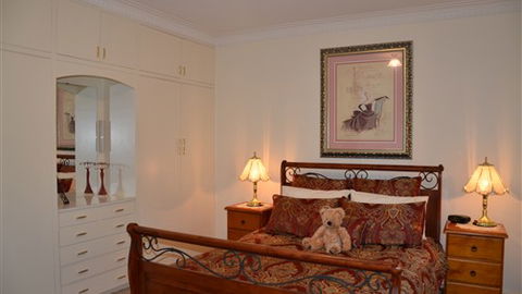 Admurraya House Bed And Breakfast - E Caravan Parks 0