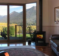 Cathedral Valley Farm - E Caravan Parks