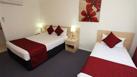 Edinburgh Motor Inn - E Caravan Parks 6