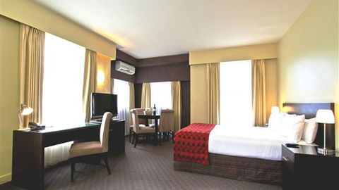 Comfort Inn & Suites City Views - E Caravan Parks 1