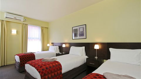 Comfort Inn & Suites City Views - E Caravan Parks 3