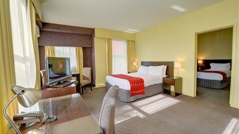 Comfort Inn & Suites City Views - E Caravan Parks 5