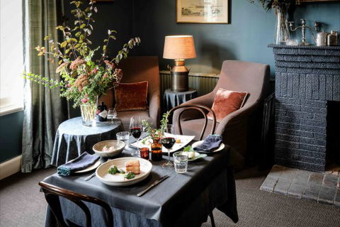The Grande Hotel And Restaurant - E Caravan Parks 3