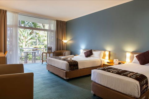Absolute Beachfront Opal Cove Resort - E Caravan Parks 3