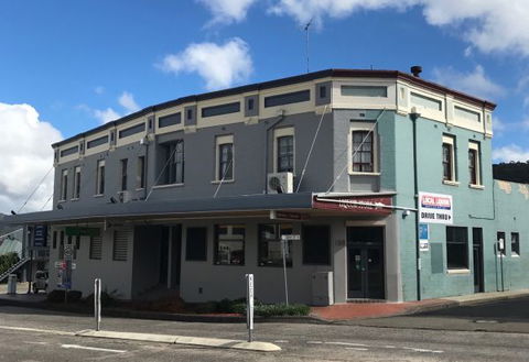 Commercial Hotel Motel Lithgow - E Caravan Parks 1