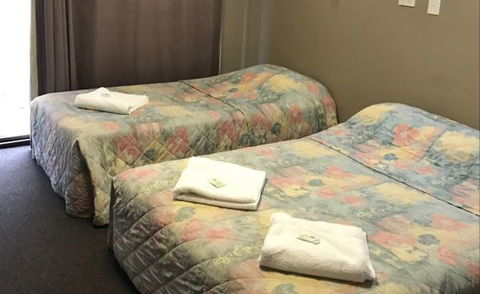 Commercial Hotel Motel Lithgow - E Caravan Parks 6