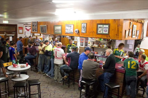 Courthouse Hotel Boorowa - E Caravan Parks 2