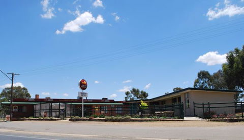 Illabo Hotel - E Caravan Parks 1