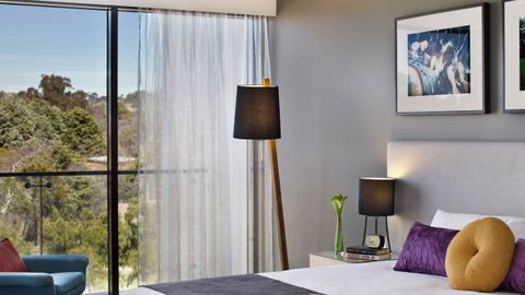 East Hotel + Apartments - E Caravan Parks 0