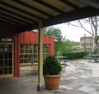 Surveyor General Inn - E Caravan Parks