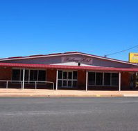 Railway Hotel Condobolin - E Caravan Parks