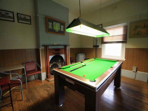 Victoria Hotel: Moonan Flat - E Caravan Parks 2