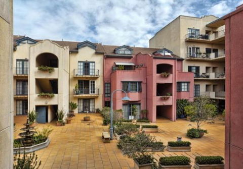 StayCentral Serviced Apartments - E Caravan Parks 0