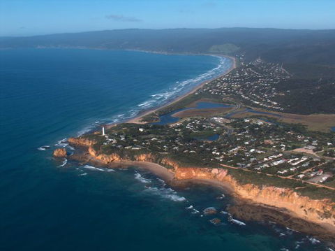 Aireys Overboard Seaside Cottage - E Caravan Parks 6
