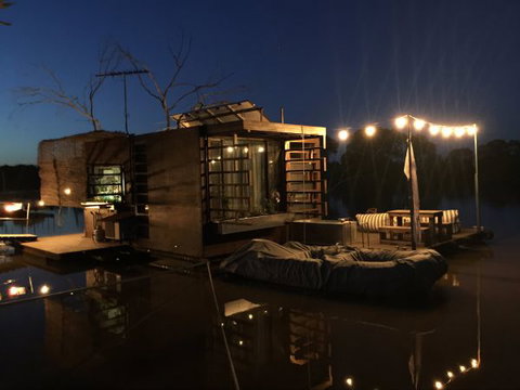 Bill's Boathouse - E Caravan Parks 4