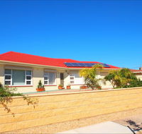 Christies Cottage for holidays and relocations. - E Caravan Parks