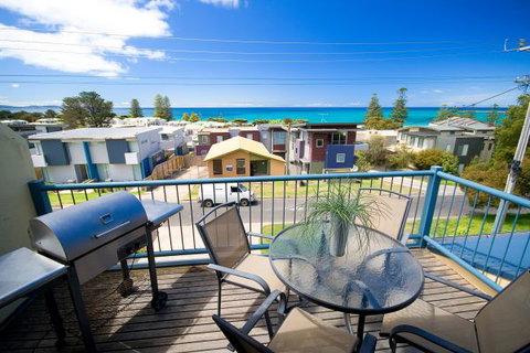 Lorne Ocean Sun Apartments - E Caravan Parks 0