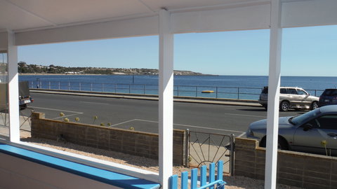 The Little White House - E Caravan Parks 4