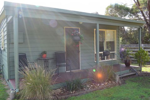 Waterfall Cottage - E Caravan Parks 0