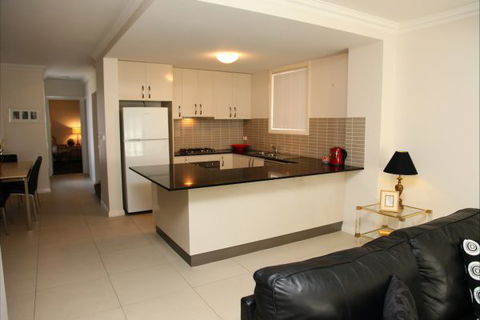 Apartments On-The-Park: Prince - E Caravan Parks 0