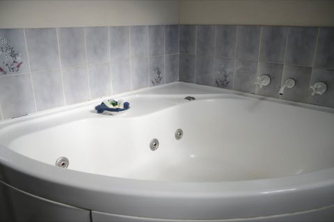 Cameo Inn Motel - E Caravan Parks 5