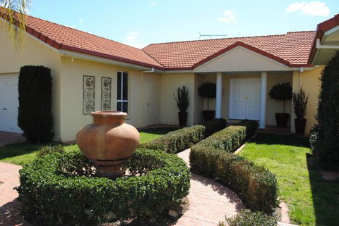 Casa Pizzini Bed And Breakfast - E Caravan Parks 0