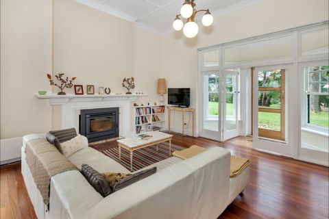 Eurambeen Historic Homestead And Gardens - E Caravan Parks 3