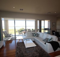 LJ Hooker Goolwa Holiday Rentals - 42 Underwood Avenue Goolwa Beach - E Caravan Parks