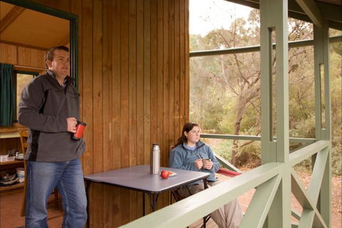Alligator Lodge - Mount Remarkable National Park - E Caravan Parks 2