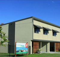 Maclean Stays - E Caravan Parks