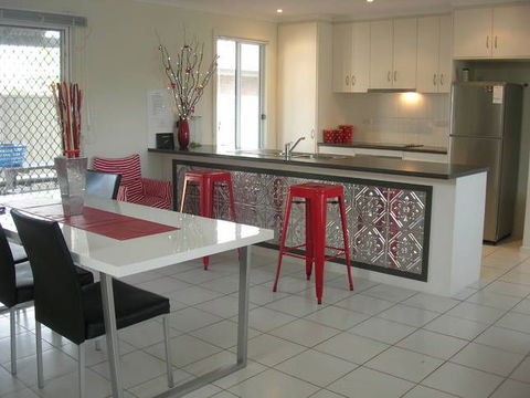 Annies Beach House - E Caravan Parks 5
