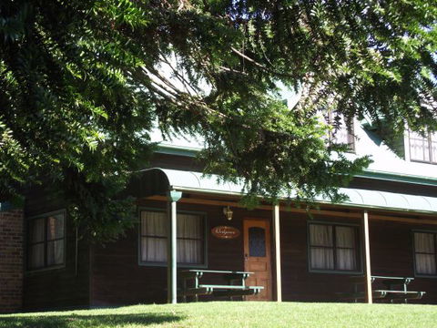 Bunya Mountains Accommodation Centre - E Caravan Parks 1