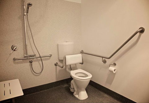 Penguin Beachfront Apartments - E Caravan Parks 5