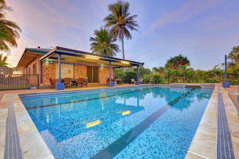 Alva Beach Tourist Park - E Caravan Parks 1