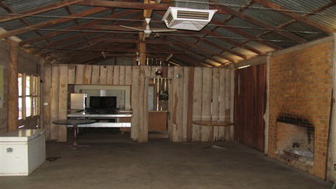 TreeTops Log Cabin - E Caravan Parks 0