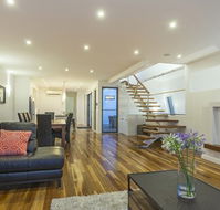 Serenity Torquay Sea View Luxury Beachfront - E Caravan Parks