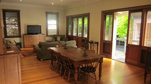 Abaleen House - E Caravan Parks 1