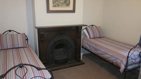 Abaleen House - E Caravan Parks 3