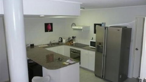 Waterfront Villa Tarni 14 - E Caravan Parks 2
