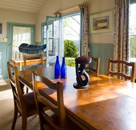 Hilltop Cottage - Daylesford - E Caravan Parks