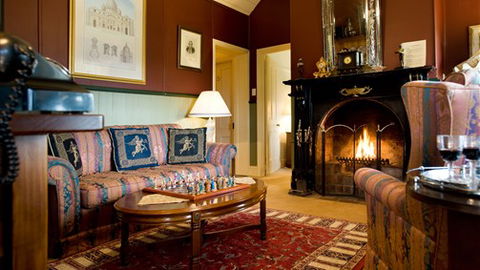 Hilltop Cottage - Daylesford - E Caravan Parks 3