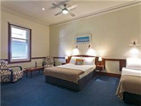 Aurora Ozone Hotel - E Caravan Parks 0