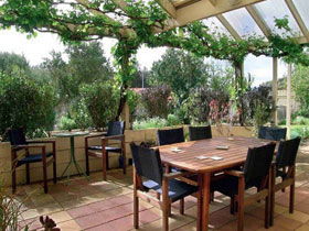 Bellevue Bed & Breakfast - E Caravan Parks 0