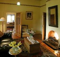 Buxton Manor - Garden and Loft Apartment - E Caravan Parks