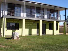 Sea Lime Beach House - E Caravan Parks 0