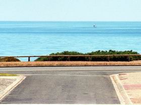 Sea Lime Beach House - E Caravan Parks 1