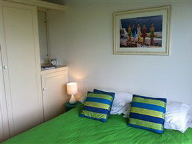 Victor Apartments - Surfs Up - E Caravan Parks 2